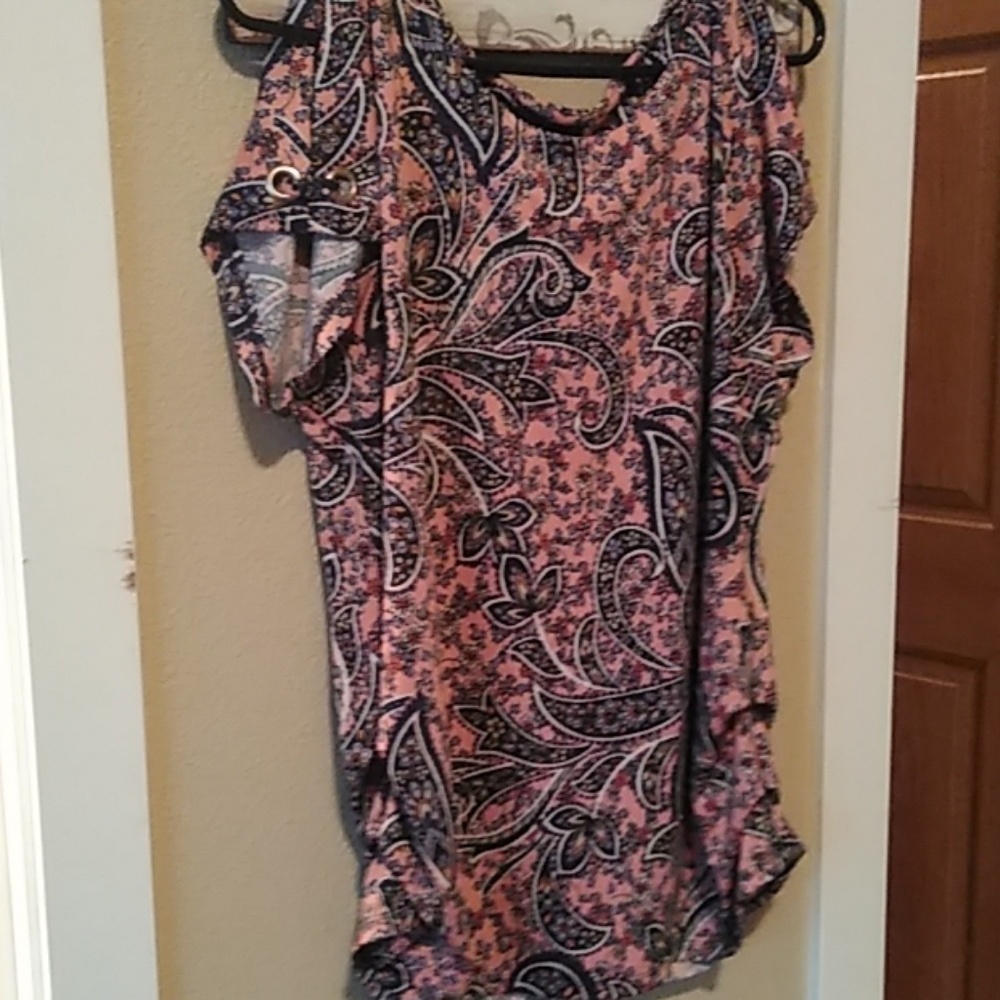 Short sleeve top